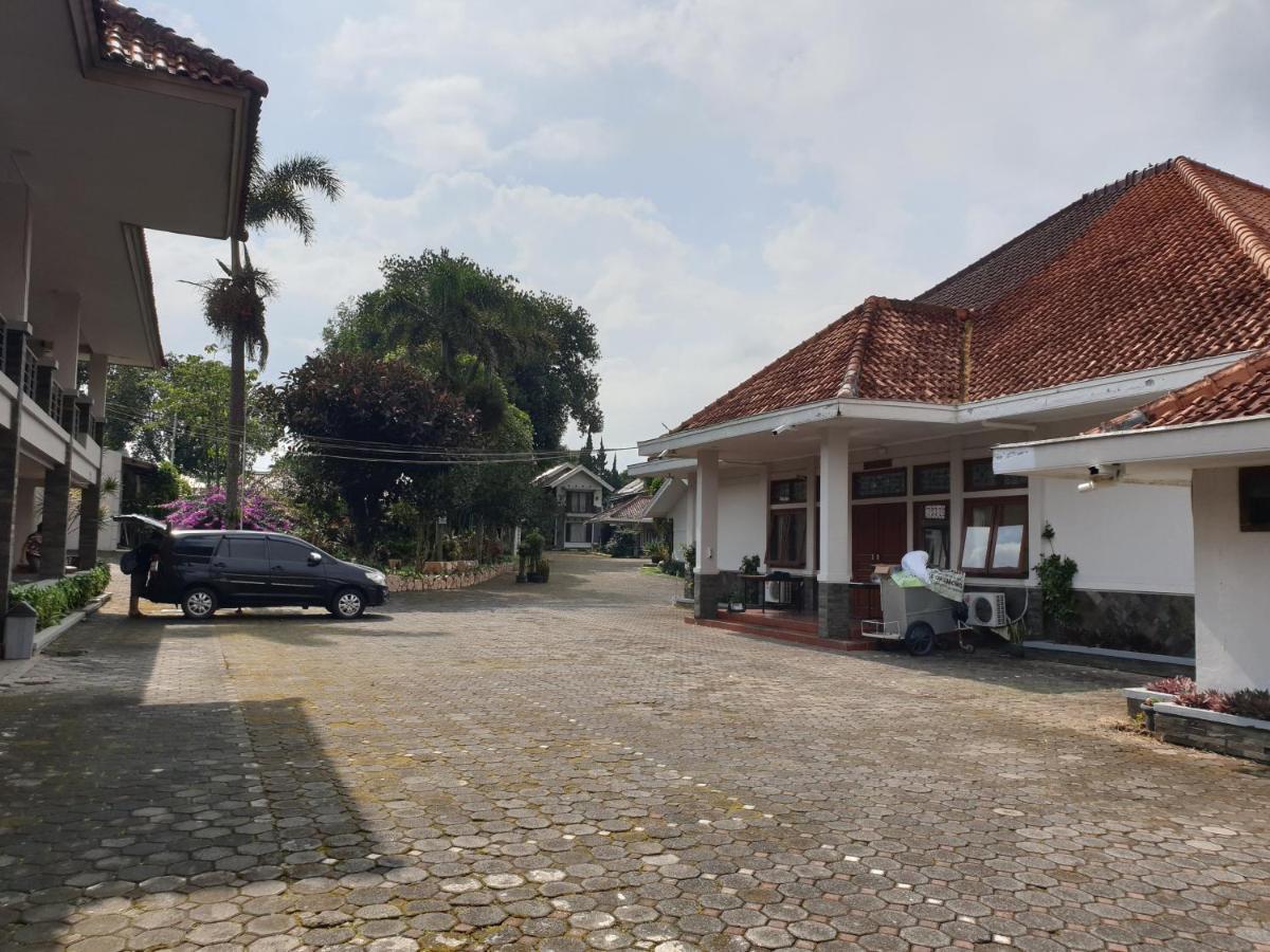 Yehezkiel Redpartner Hotel 2*